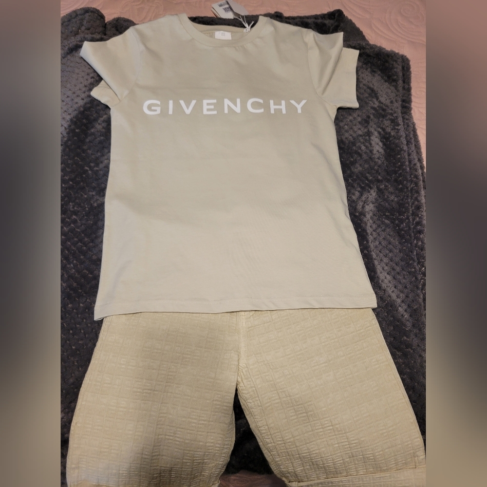 Givenchy 2pc boys ourfit